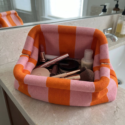 Vany - The Snap-Shut Makeup Bag